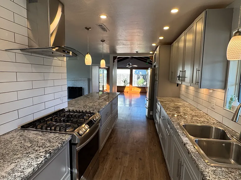 797 Washington Ave — Photo 8