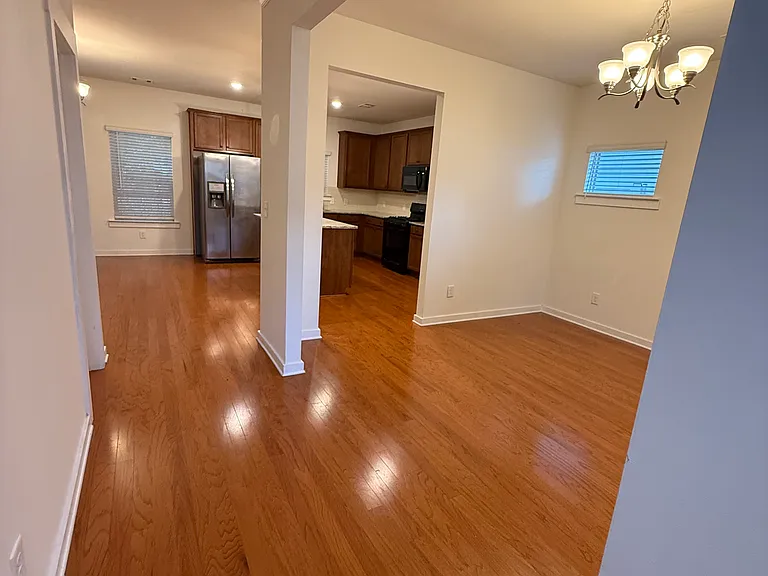 1392 Weatherbrook Cir — Photo 3