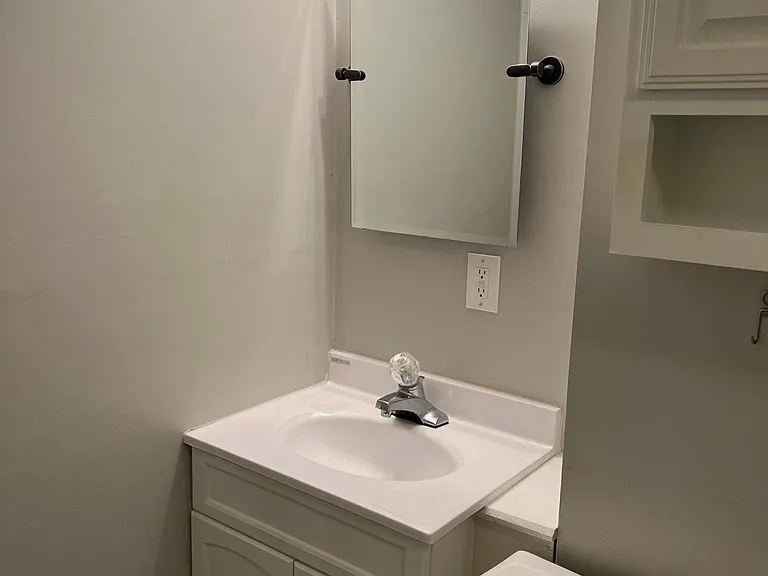 1361 Portland Ave NE #2 — Photo 13