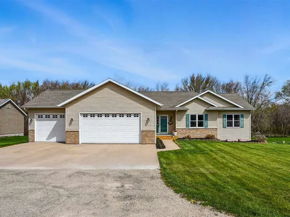 2456 Robbins Ct, Washington, IA 52353