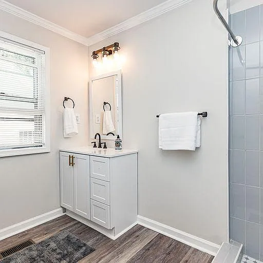 802 N Driver St — Photo 5
