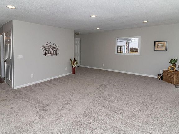 5th image of 1882 Seven Pines Dr