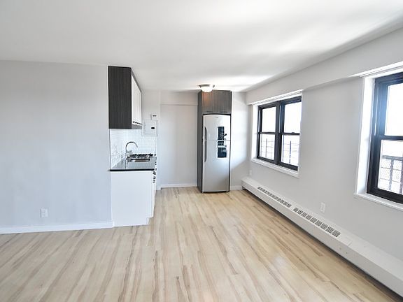 2nd image of 1370 Saint Nicholas Ave APT 9L