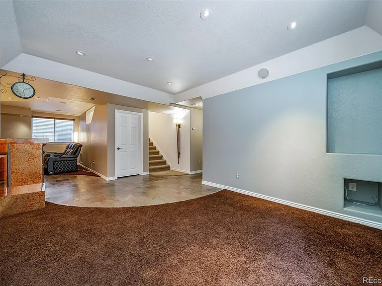1011 S Valentia St #81 — Photo 37