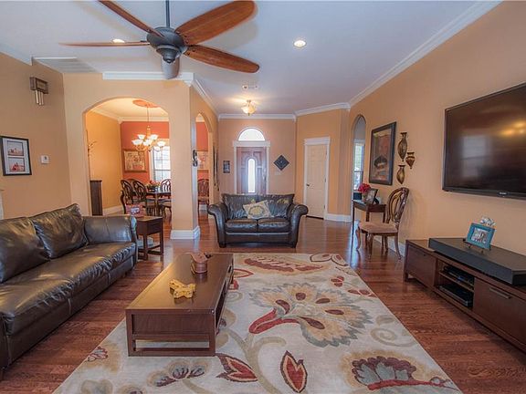 3rd image of 1500 Lakeview Ct