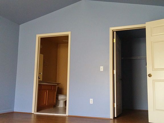 5th image of 4142 Stonebridge Dr #1