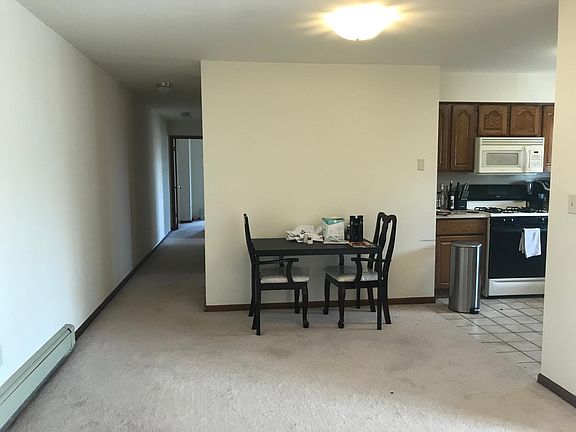 3rd image of 4 Highland Ave APT 9