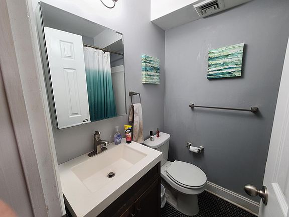 5th image of 219 Parker Ave APT 2