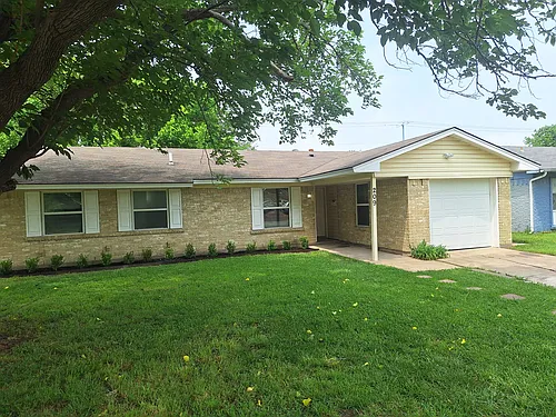 209 Heather Dr Photo 1