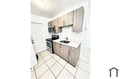 1709 NW 7th Ct Photo 1