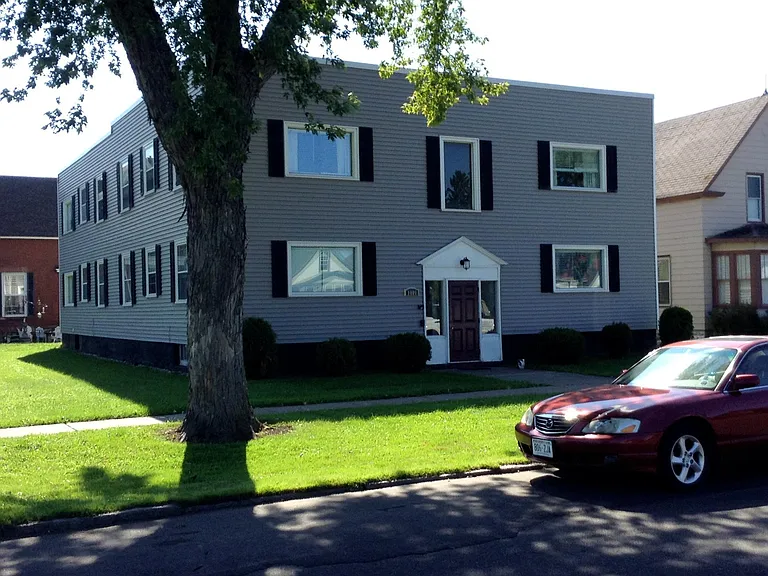 1006 Broadway St — Photo 48