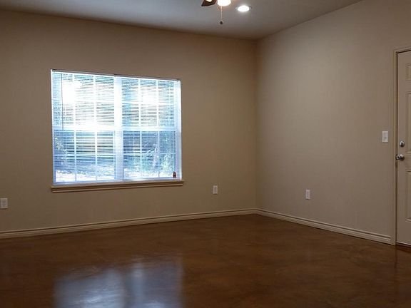3rd image of 114 Renfro Dr