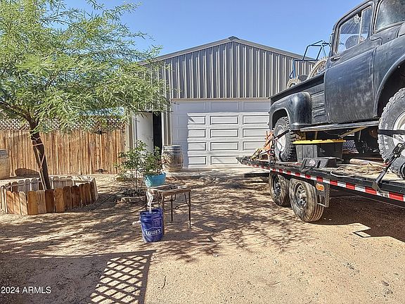 5th image of 5414 S 10TH Avenue