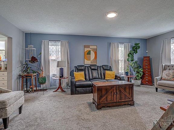 4th image of 264 Howman Ave