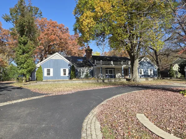 9718 Partridge Ln, Crystal Lake, IL 60014