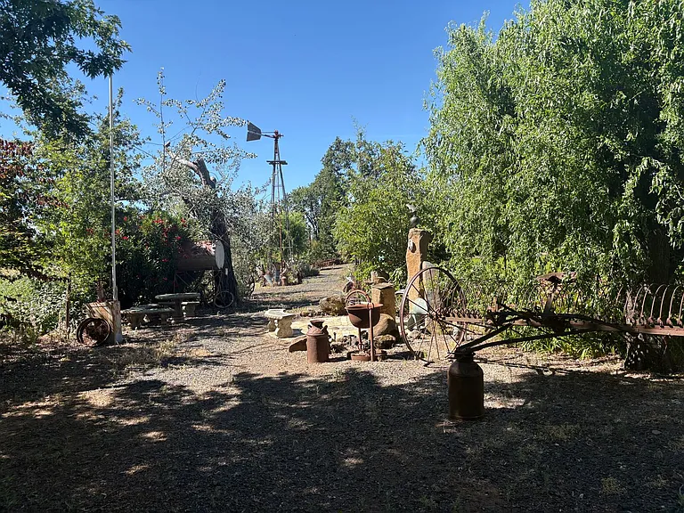 5703 Chapel Dr — Photo 8