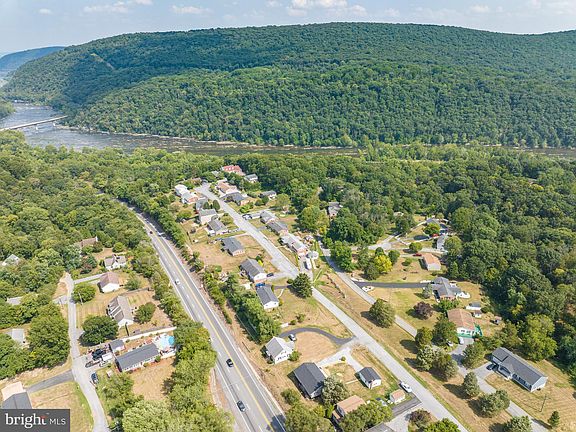 5th image of 201 Pointfield Dr