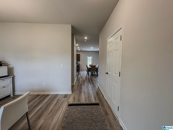 3rd image of 11 Wood Ln