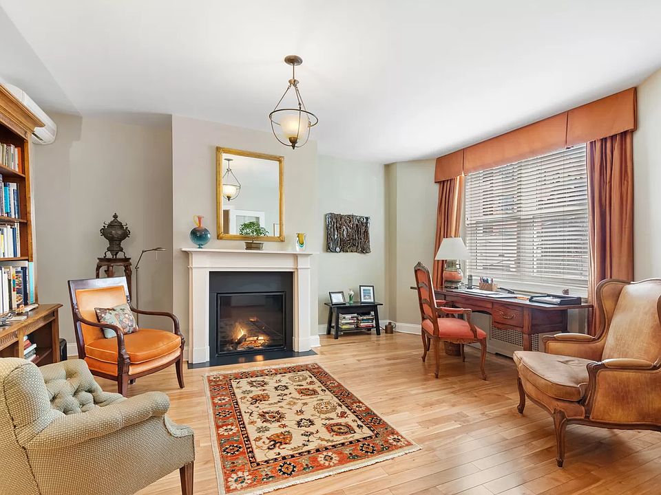 1st image of 3040 29th St