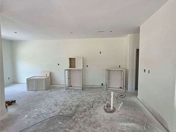 5th image of 713 Porter Rd