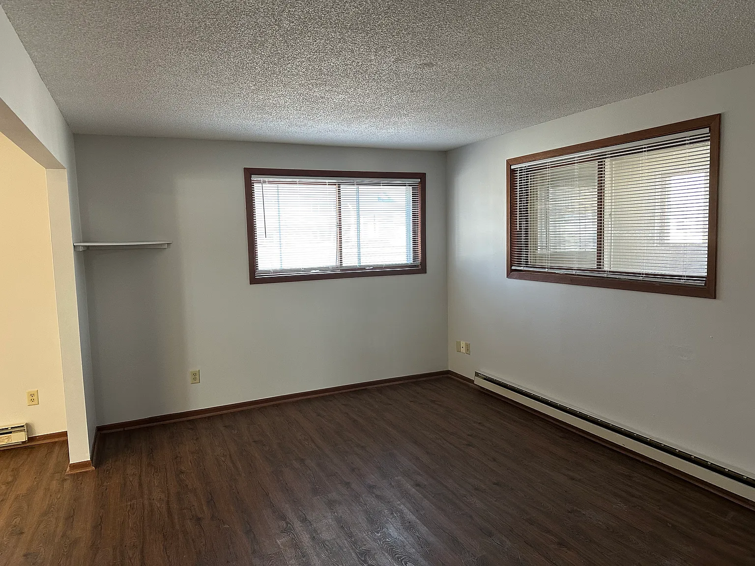 414 Byron Ave N — Photo 3