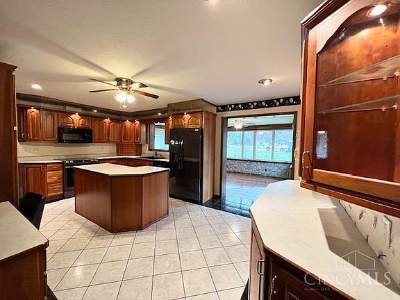4th image of 28036 Reinier Dr