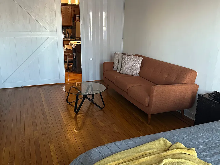 46 Parkway E — Photo 2