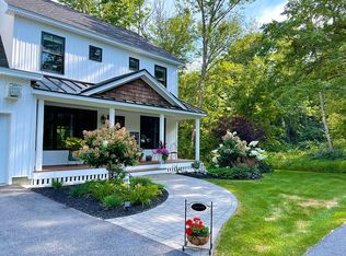 18 Falmouth Rd, Falmouth, ME 04105