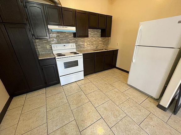 3rd image of 132 Alicante Dr #5