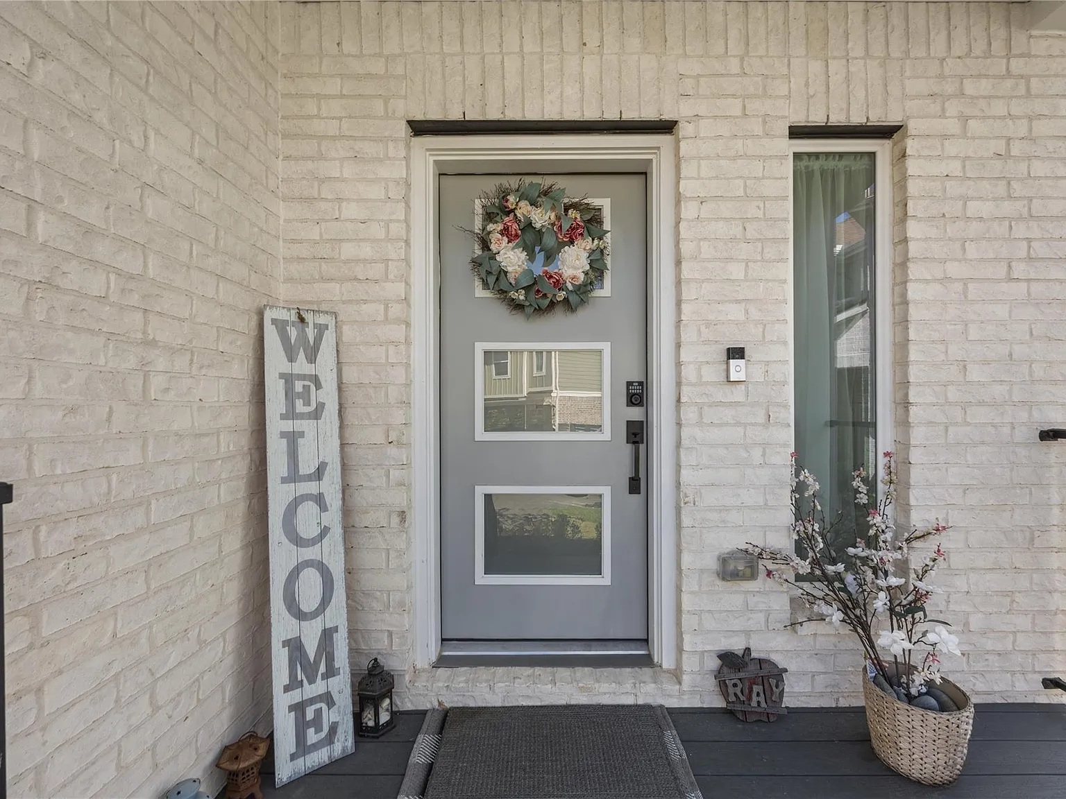 3 bed, 2.0 bath, 1922 sqft, $2,700 — Photo 3
