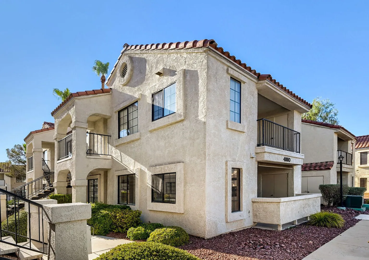 Beautiful 2 Primary Bedroom Downstairs Unit in Gated Community With Pool! — Photo 1