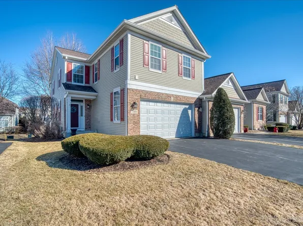 389 Mayborne Ln, Geneva, IL 60134