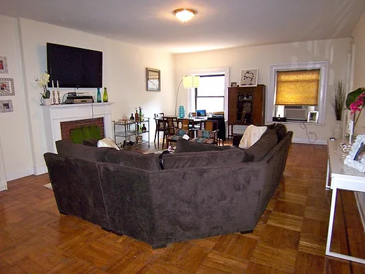 Rented by Town Residential | media 15