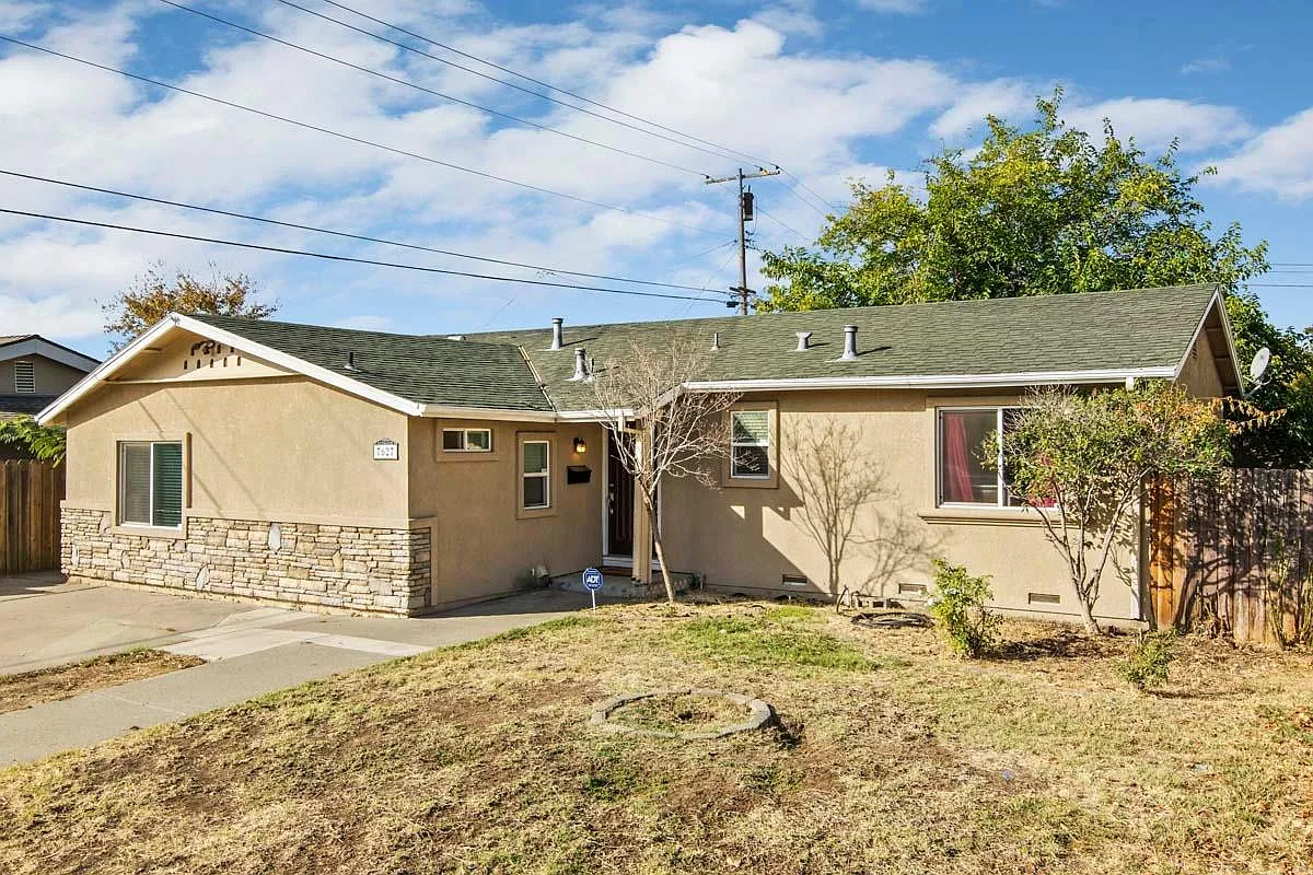 7627 Camomile Way photo 1
