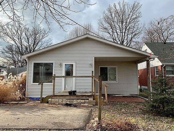 4th image of 2704 Wehrly Ave