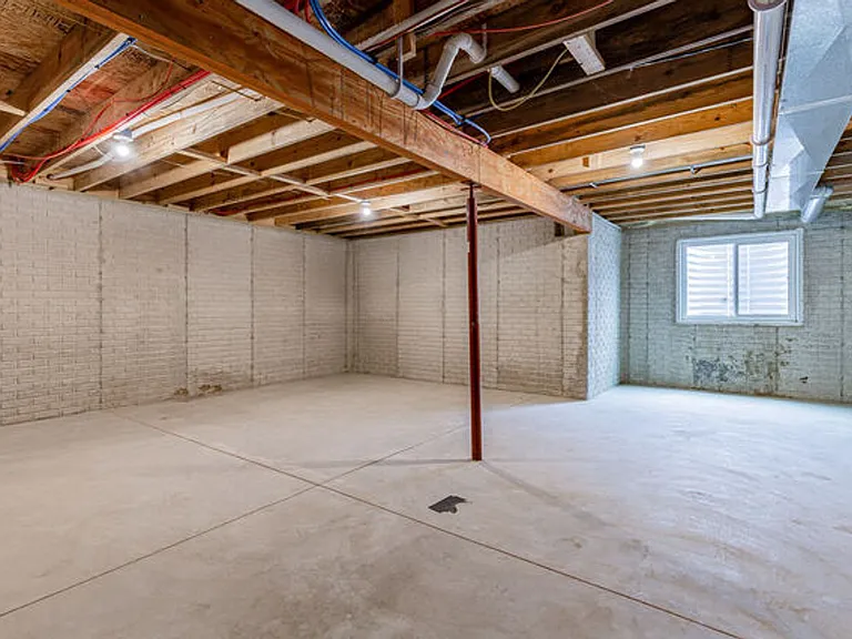 901 Cates Dr — Photo 12
