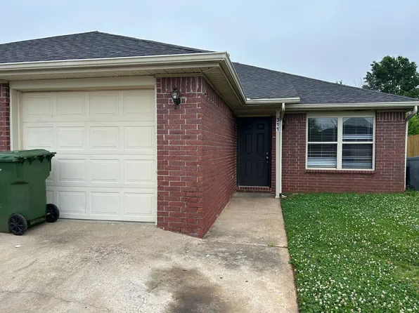 309-311 E Laura St, Rogers, AR 72758