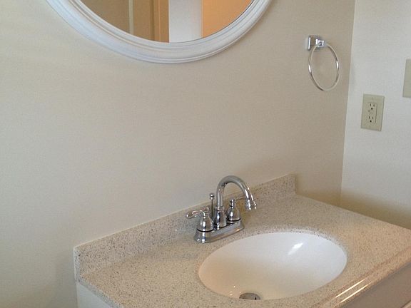 2nd image of 134 Ohio Ave #2