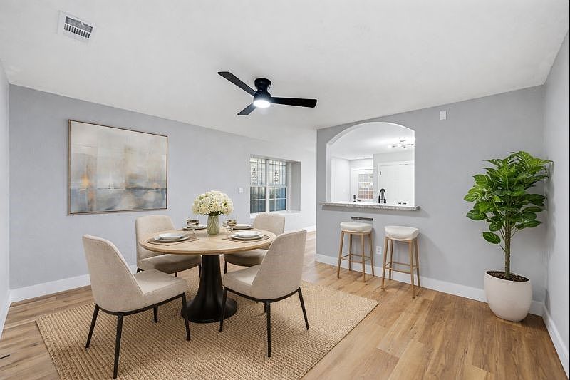 1st image of 2914 Midway Plaza Rd