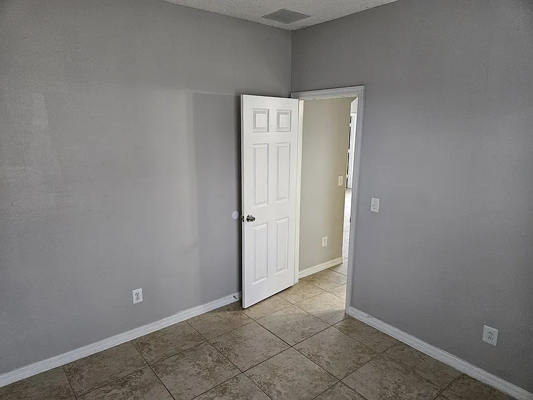 1335 Knollwood Dr — Photo 6
