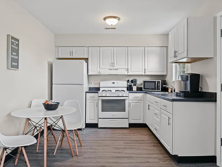 202 Nicholas Dr #B — Photo 16