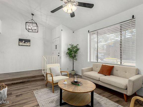 3rd image of 230 E TREMAINE Avenue