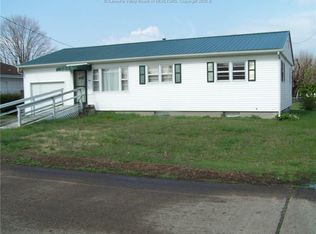 2813 Maple Ave, Point Pleasant, WV 25550