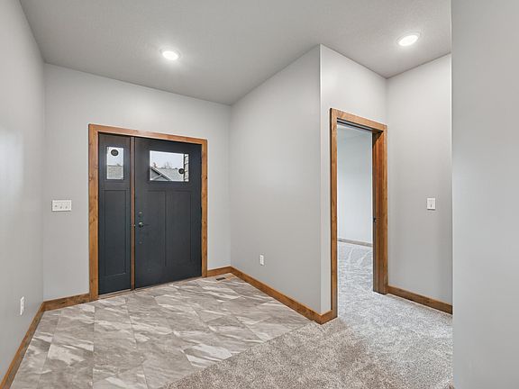 3rd image of 16836 Piper Ln