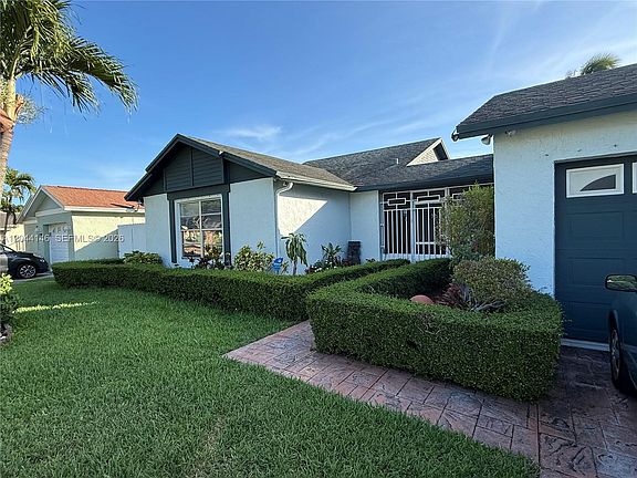 2nd image of 15622 SW 142nd Ct