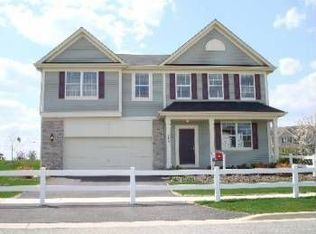 419 Niagara Dr, Volo, IL 60073