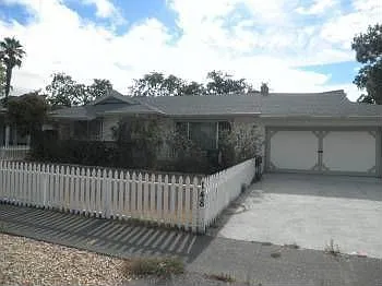 148 Blackstone Dr photo 1