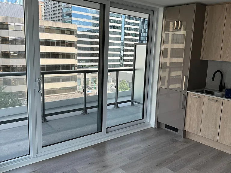 280 Dundas St W #602 — Photo 10