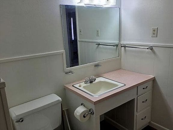 5th image of 2322 Kaynell Dr