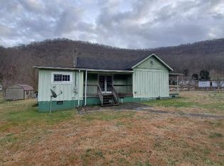71 Groves School Rd, Hansford, WV 25103